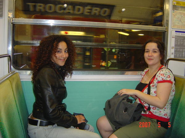 Laurie et Fathia en métro