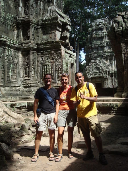Con Nuria y Jordi en Angkor