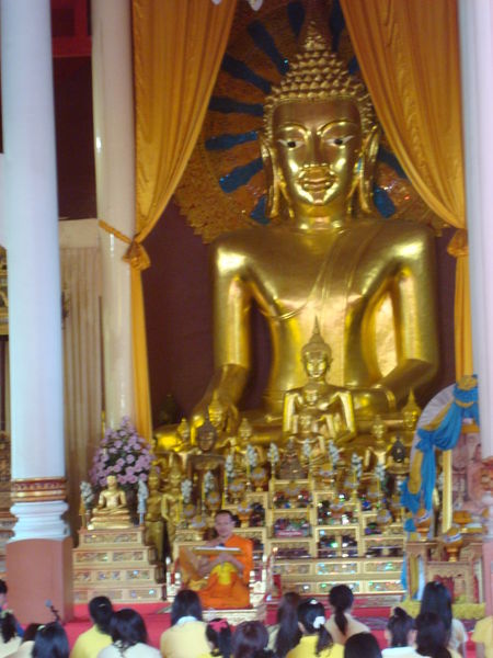 Ceremonia budista en Chiang Mai