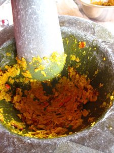 Making curry paste