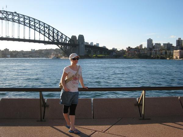 Mari ja komea Sydney Harbour Bridge