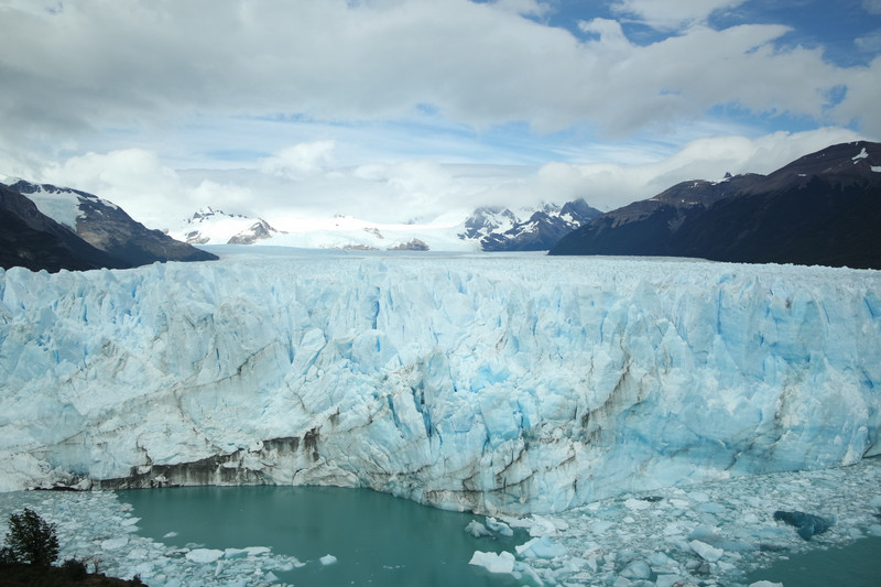 The glacier moves forward about 2m each day