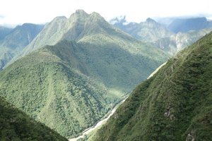 The views of the Andes and Urubamba River from Wiñay Wayna
