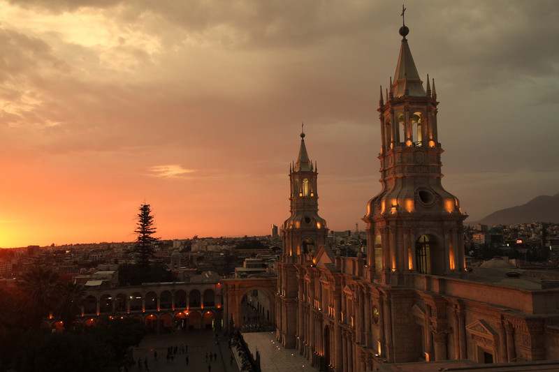 A beautiful sunset at Basilica Cathedral, Arequipa 