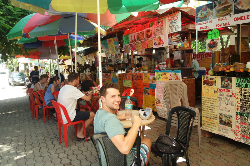 The street restaurants in Montañita 