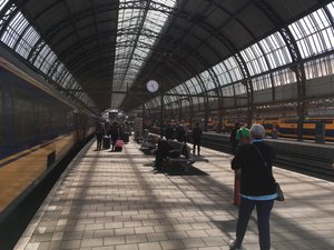 A very big train station