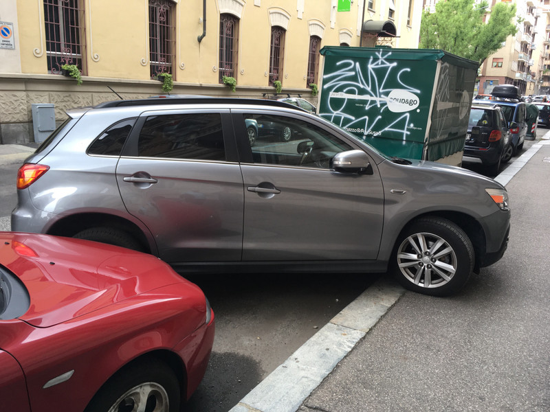 Parallel parking Italian style