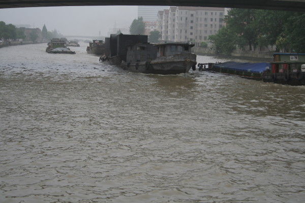 闻名世界的京杭大运河就在枫桥景区外