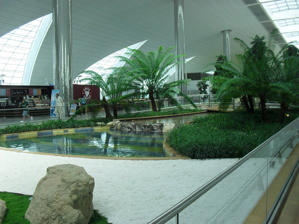 Insıde Dubai airport