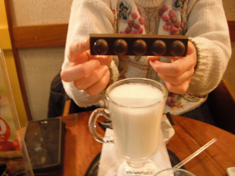 Submarino- one chocolate bar and hot milk