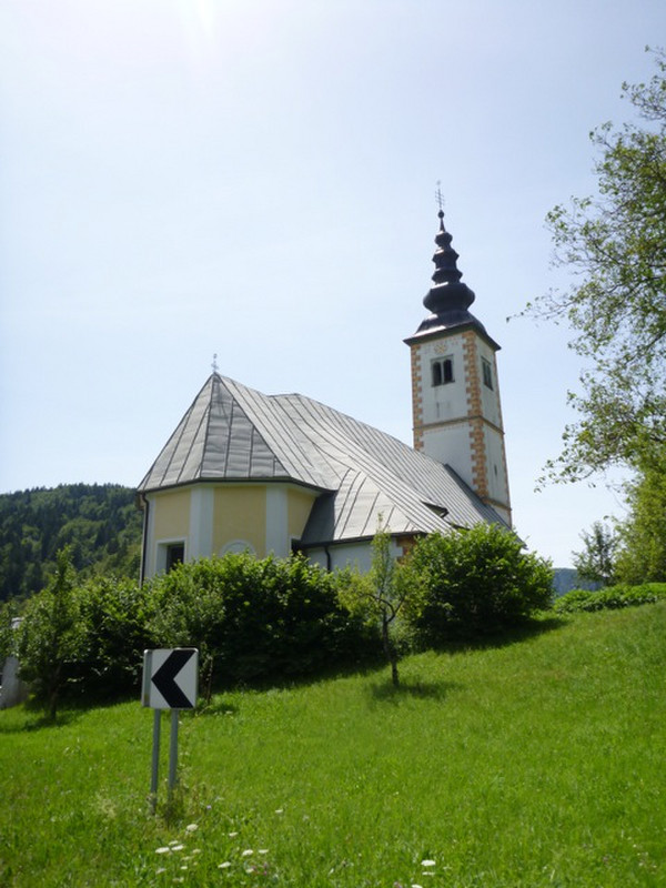 Srednja Vas church