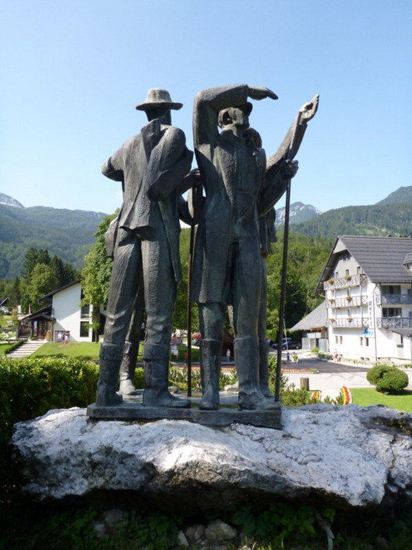 Statue of four Slovenians