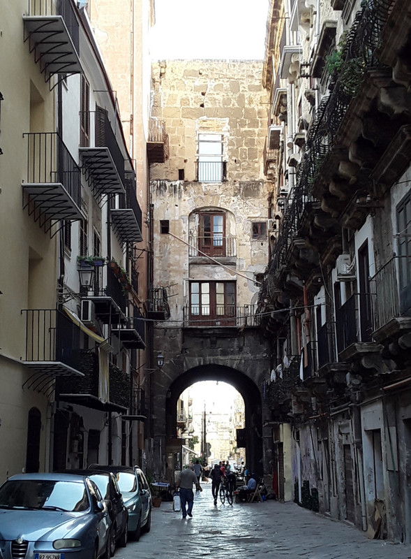 Alley between Via Maqueda & Ballaró