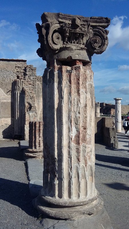 Temple column