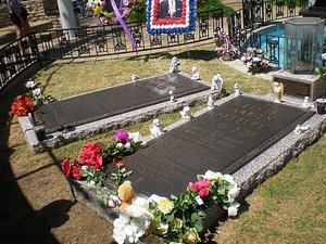 Graceland - Grave