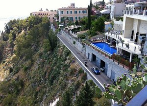 Taormina Road to Hotel