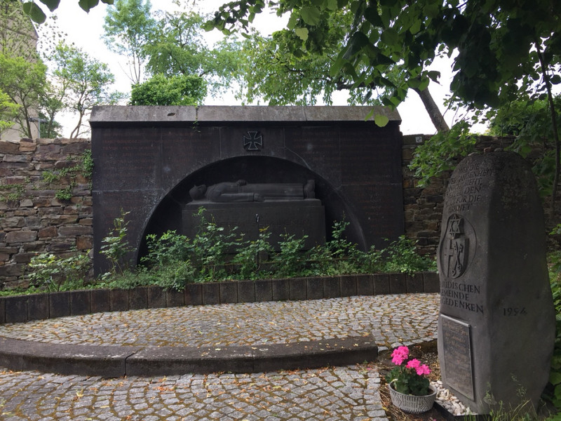 Rhens German War Memorial 