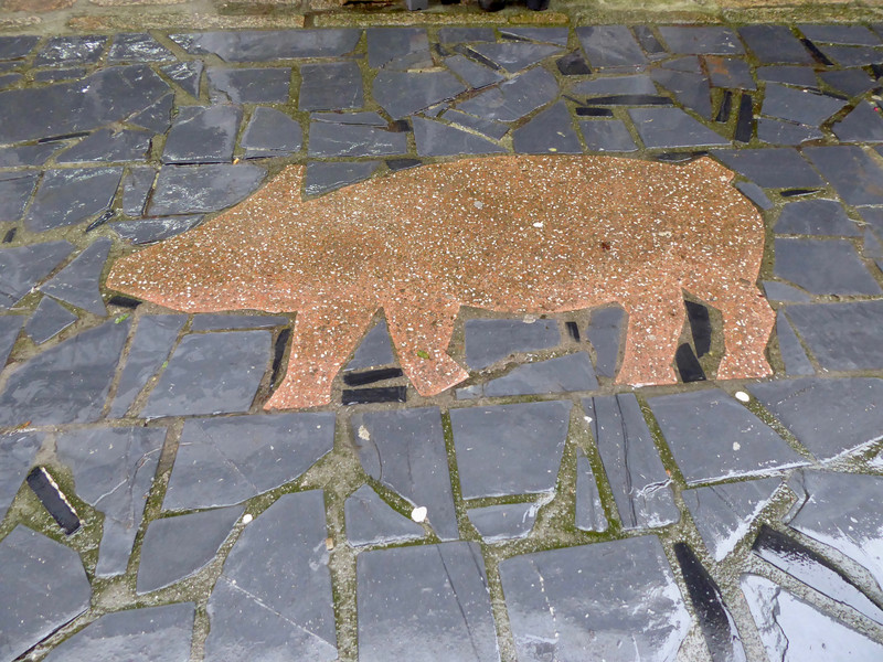 Pontedeume Symbol inlaid into cobbled streets