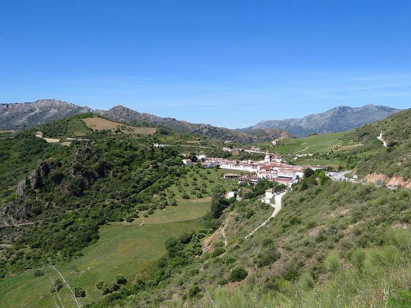 Atajaste, another hillside town
