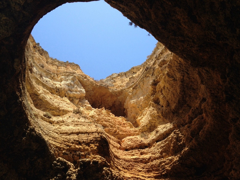 Grotto hole