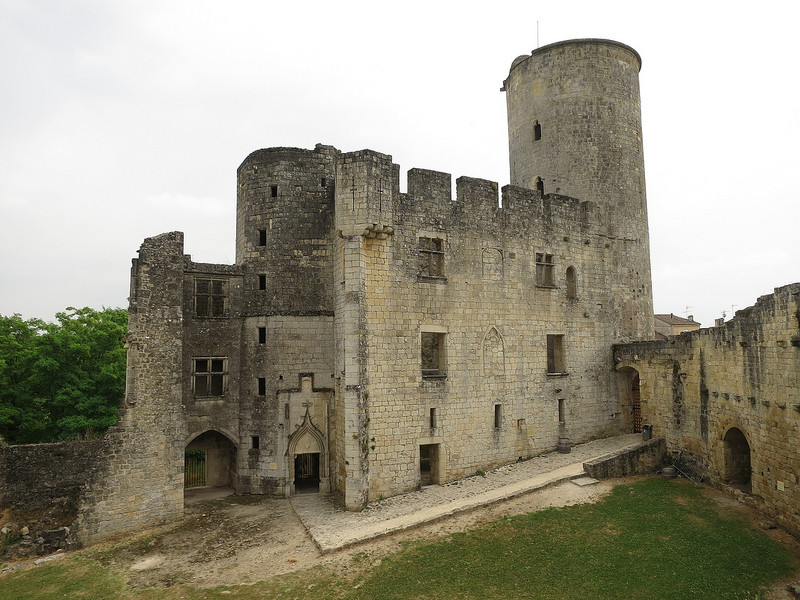 Castle in Rauzan