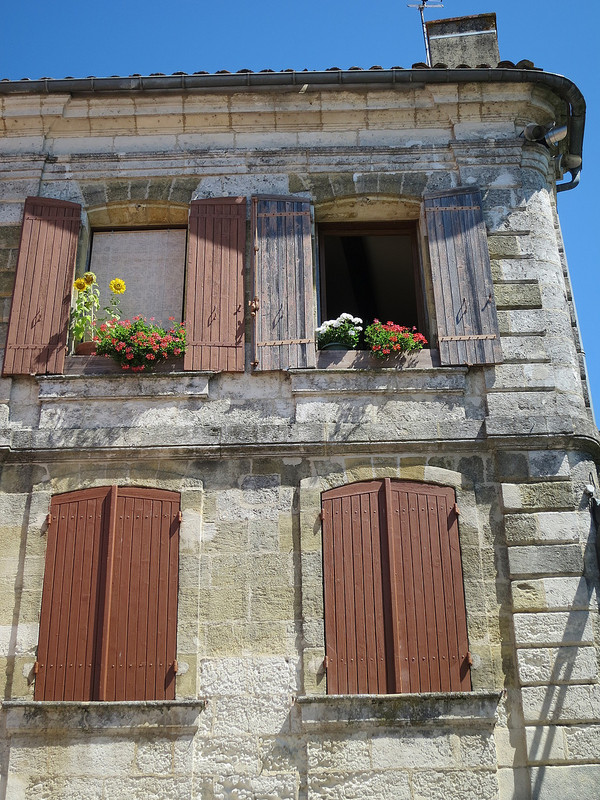 Cute windows in Bergerac