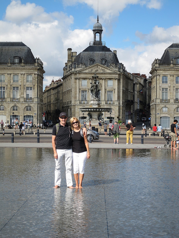 At Place de la Bourse/Water Mirror 