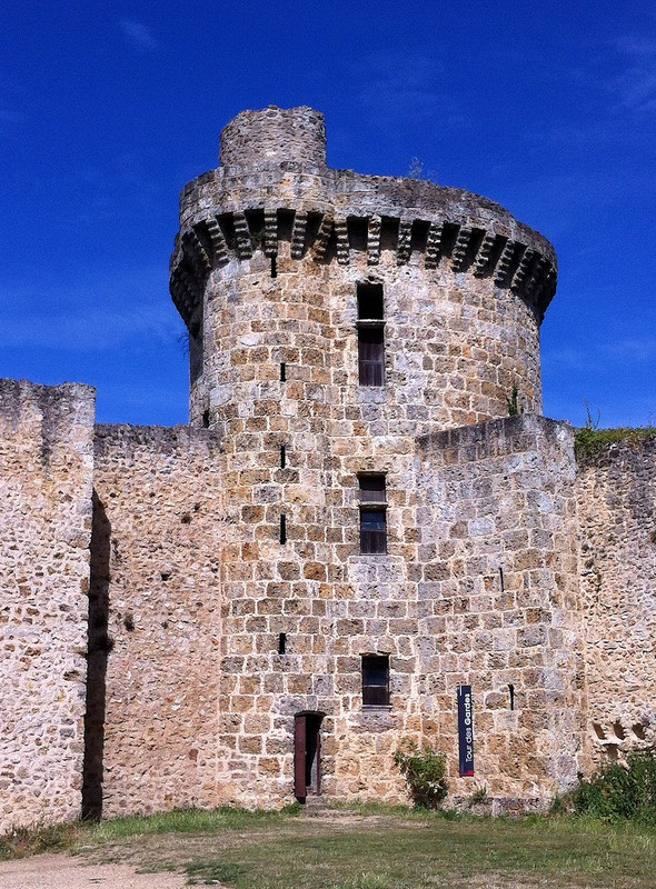 Chateau de la Madeleine in Chevreuse 