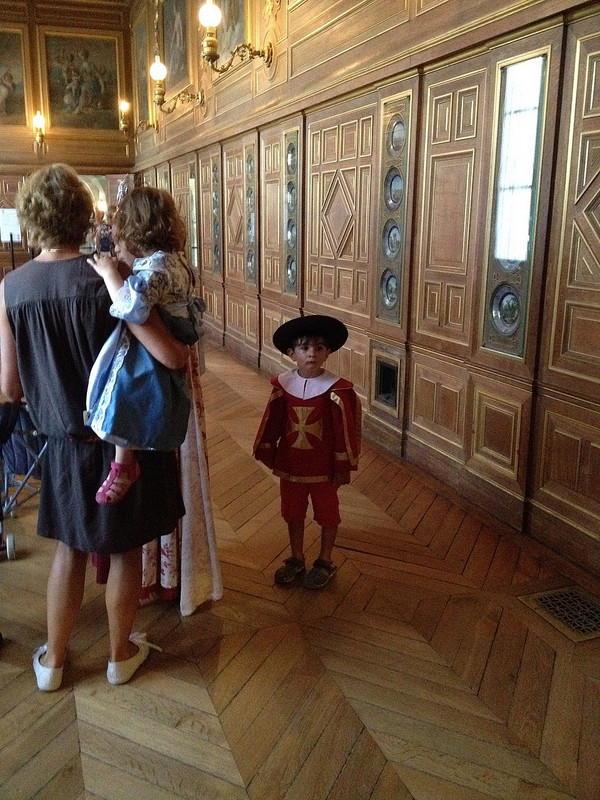 Children can wear dress ups while touring 