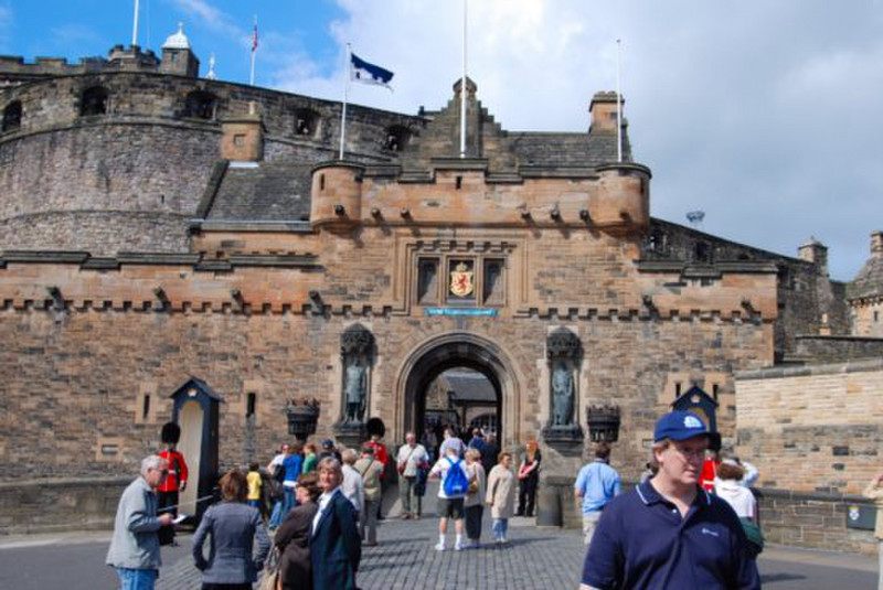 entrance to Edinburgh Castle