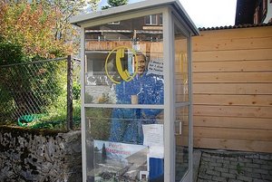 Phone booth art, thats Obama!