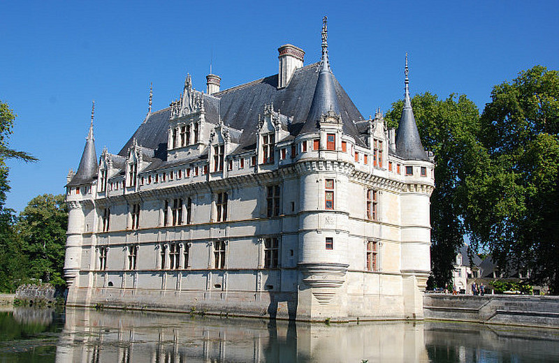 Azy Chateau from the outside