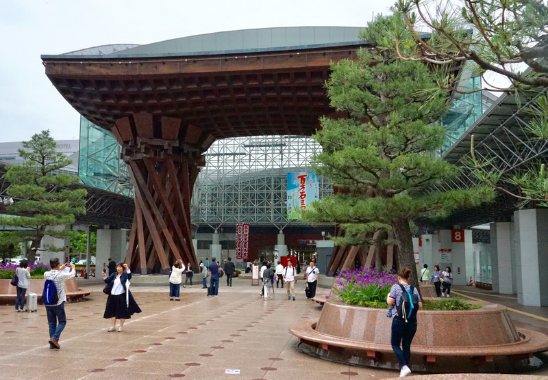 Gate, Kanazawa Station