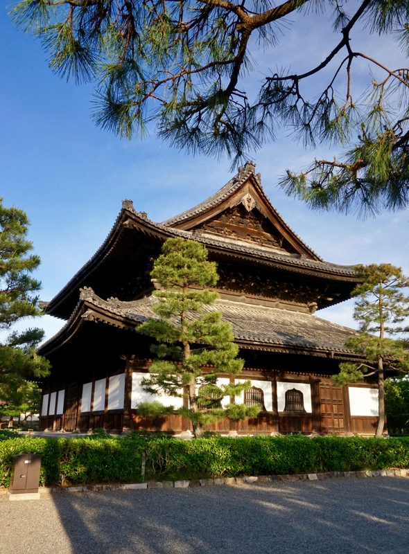 Kenninji Temple, Gion District