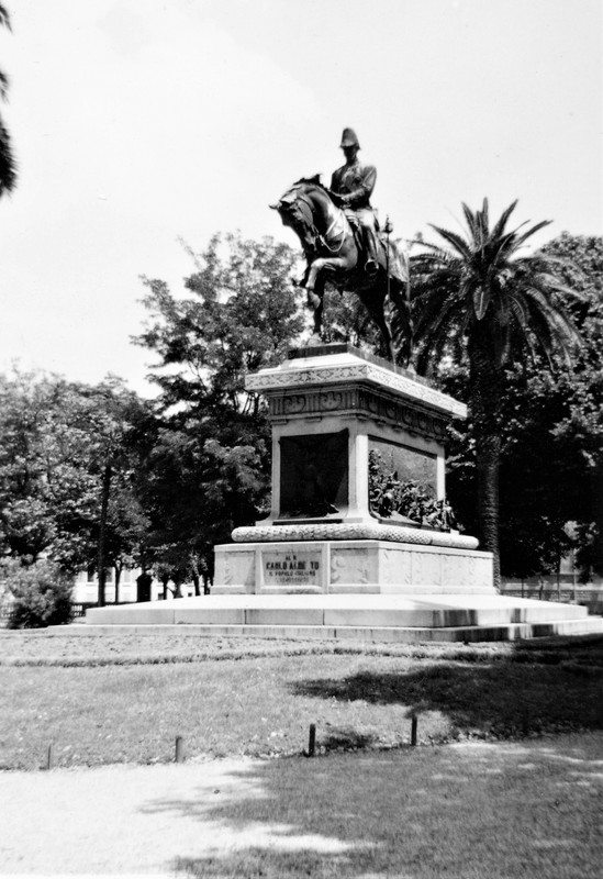 Carlo Alberto Statue, Via del Quirinale