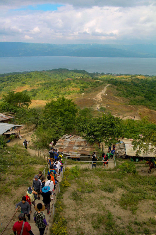 The path from Lake Taal up to the rim of the Volcano Island crater