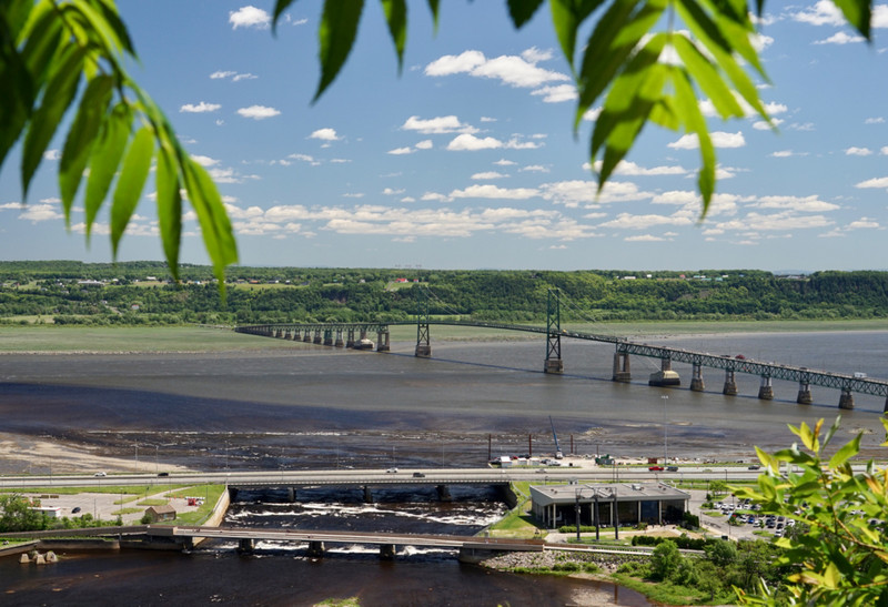 Bridge across the St Lawrence River to Ile d’Orleans