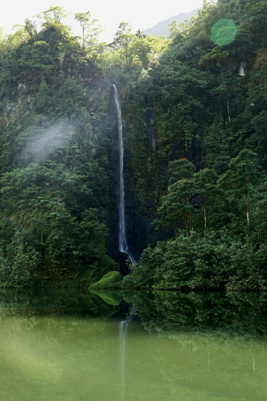 Waterfall, Tahiti interior