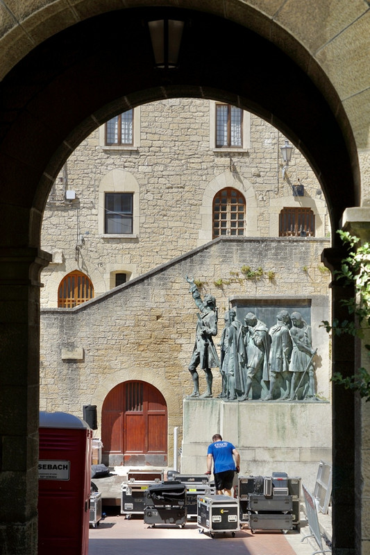 Monument to Girolamo Gozi, San Marino