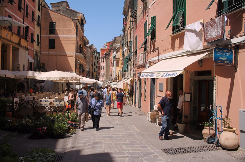 Main street, Vernazza