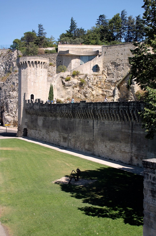 City wall, Avignon