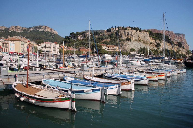 More boats, Cassis harbour