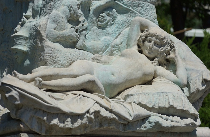 Statue of Goya's Nude Maja outside Prado, Madrid
