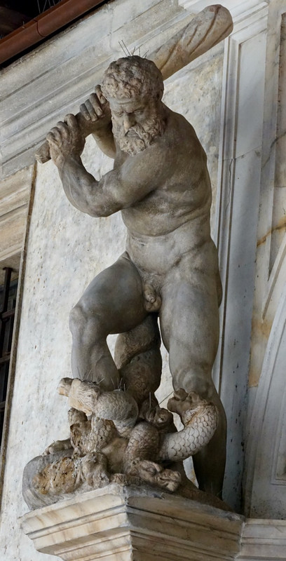 Statue of Hercules, Doge&#39;s Palace, Venice