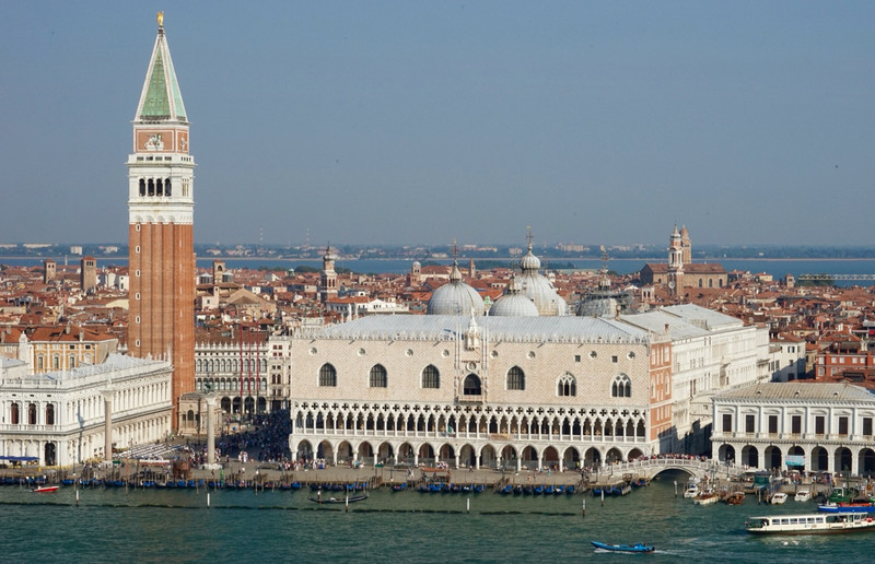 St Mark&#39;s belltower and Doge&#39;s Palace, Venice