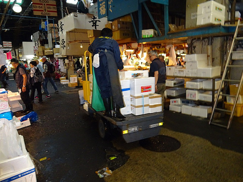 2.1431107490.2-tsukiji-fish-market