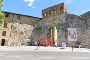 San Gimignano - Jody at  Back Gate