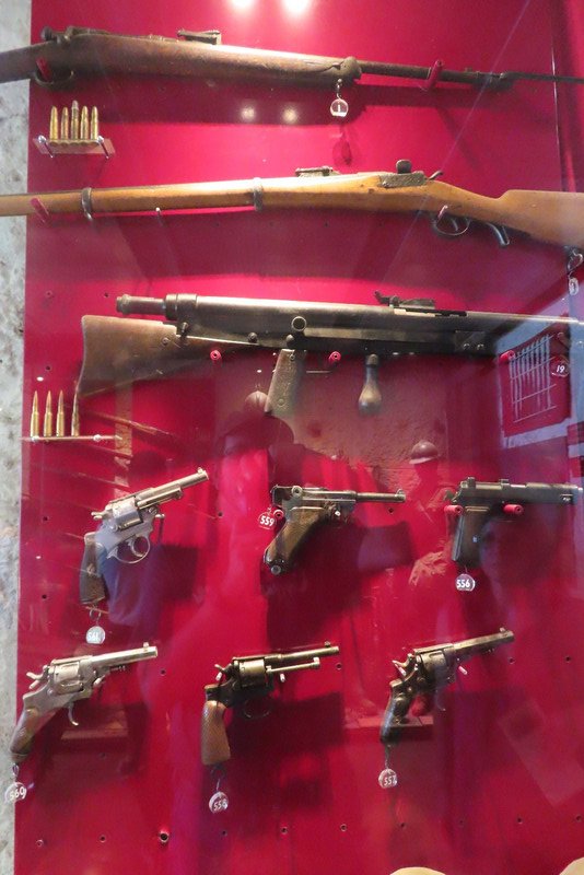 WWI Museum - Rifles & Hand Guns