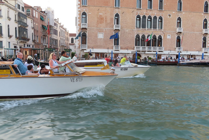 IGrand Canal - It's a Race!