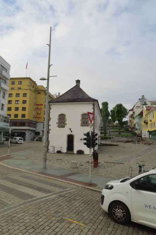 Bergen City Tour - Oldest Building